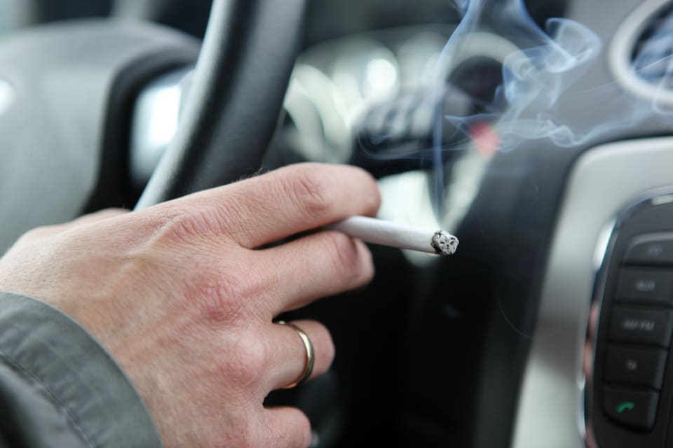 喫煙車と禁煙車の査定額の違い 10万円以上の差が付くこともある 事故車買取の窓口
